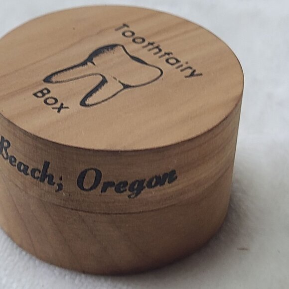 Wooden Tooth Fairy Box Engraved Rockaway Beach Oregon with Shark Tooth Fossil - Picture 3 of 10
